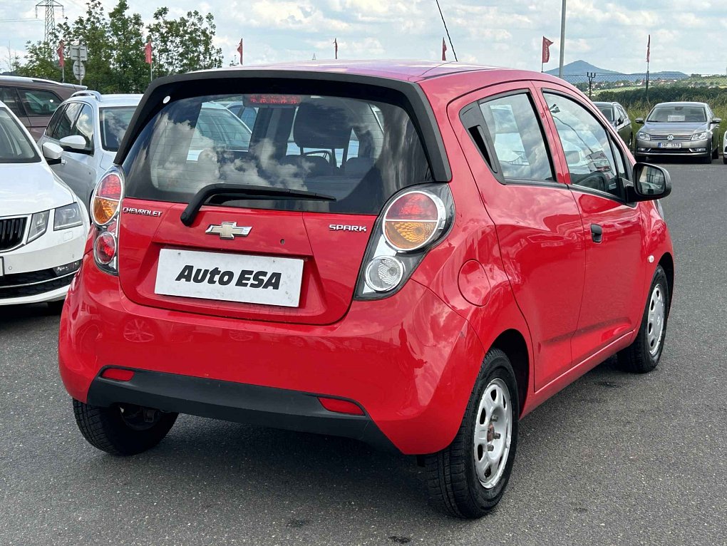 Chevrolet Spark 1.0i 