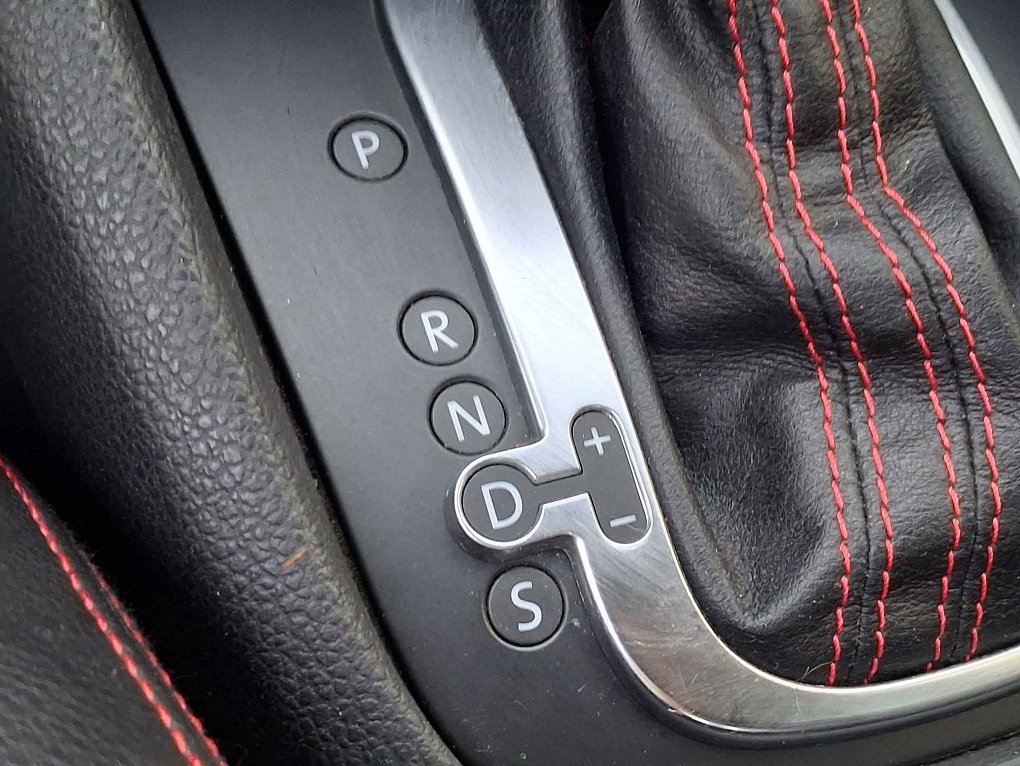 Volkswagen Golf 2.0 TSi GTi Adidas