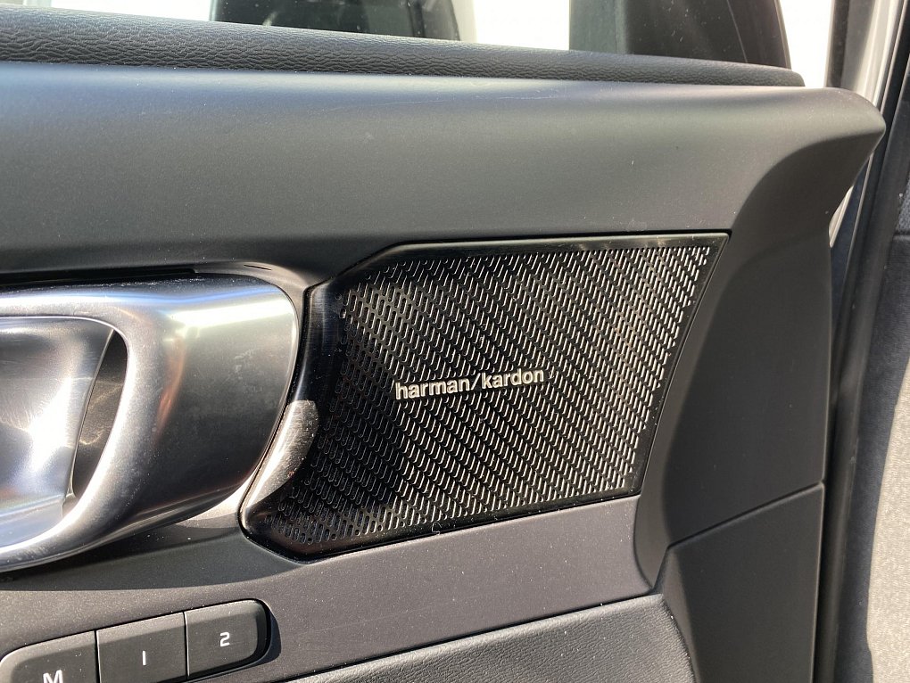 Volvo XC40 2.0T5 R-design AWD