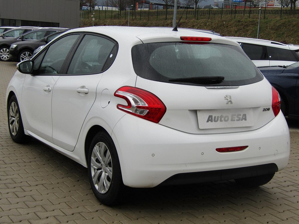 Peugeot 208 1.2i 