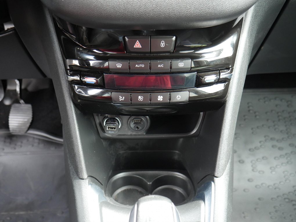 Peugeot 208 1.6i 