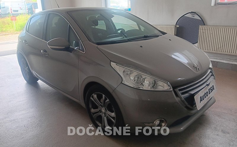 Peugeot 208 1.6i 