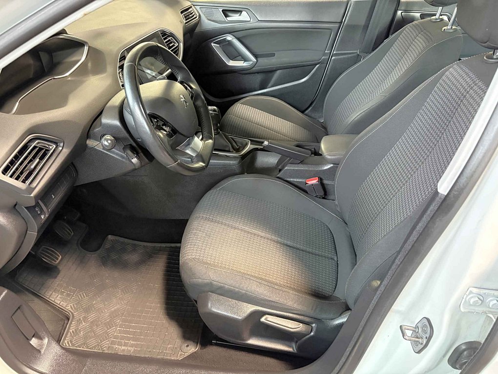 Peugeot 308 1.5 HDi 