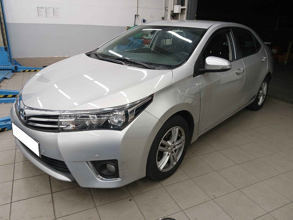 Toyota Corolla 1.6 i 