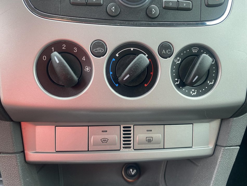 Ford Focus 1.8i 