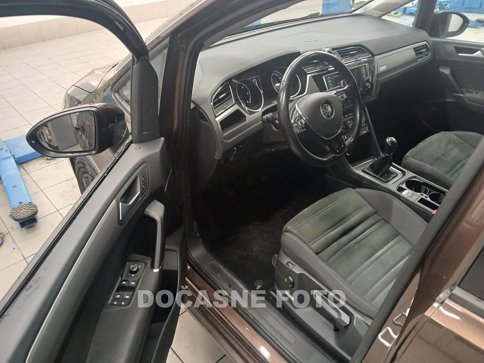 Volkswagen Touran 2.0 TDi 