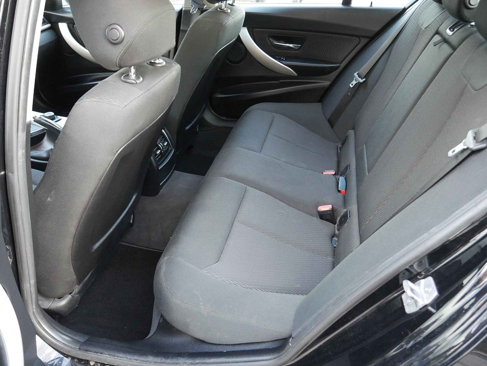 BMW Řada 3 1.5i 