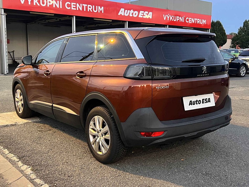 Peugeot 5008 1.2PT 