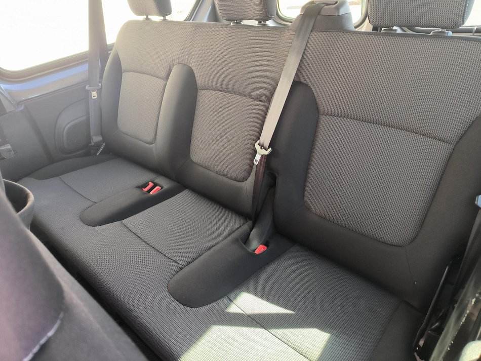 Renault Trafic 2.0dCi  L2 9míst