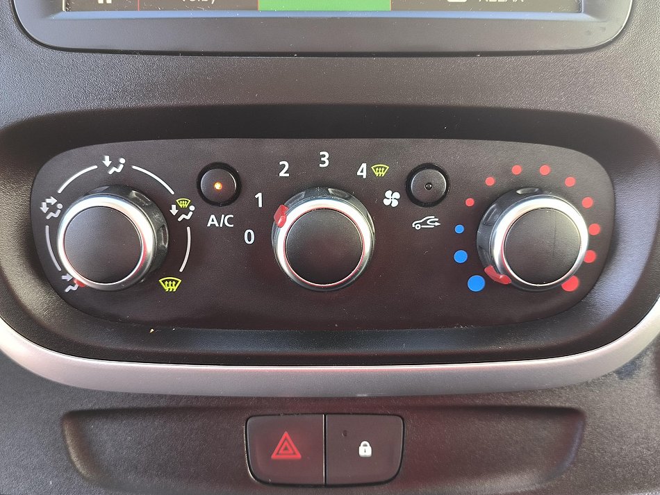 Renault Trafic 2.0dCi  L2 9míst