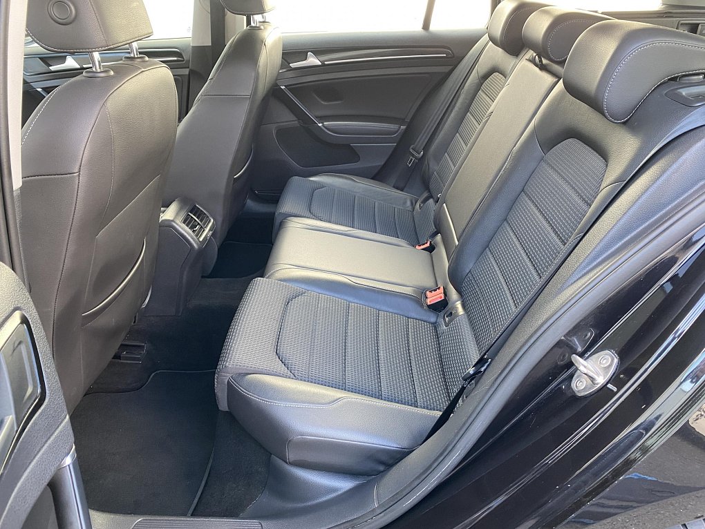 Volkswagen Golf 1.6 TDi Highline