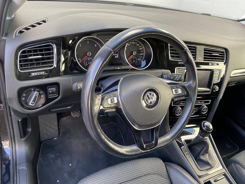 Volkswagen Golf 1.6 TDi Highline