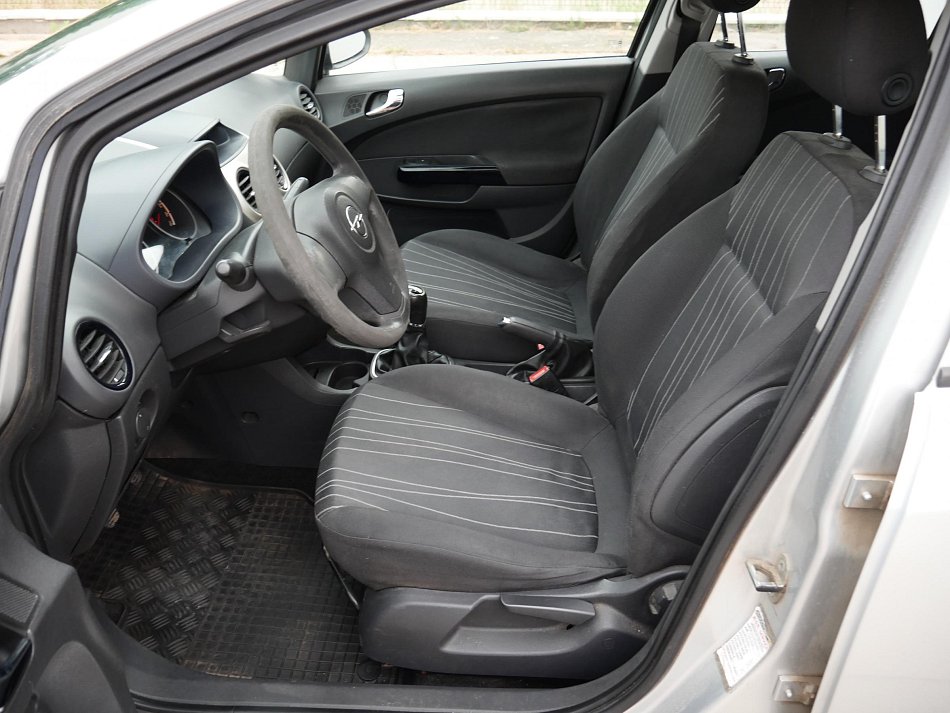Opel Corsa 1.0i 