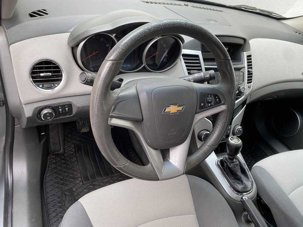 Chevrolet Cruze 1.6i 