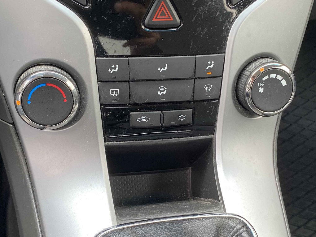 Chevrolet Cruze 1.6i 
