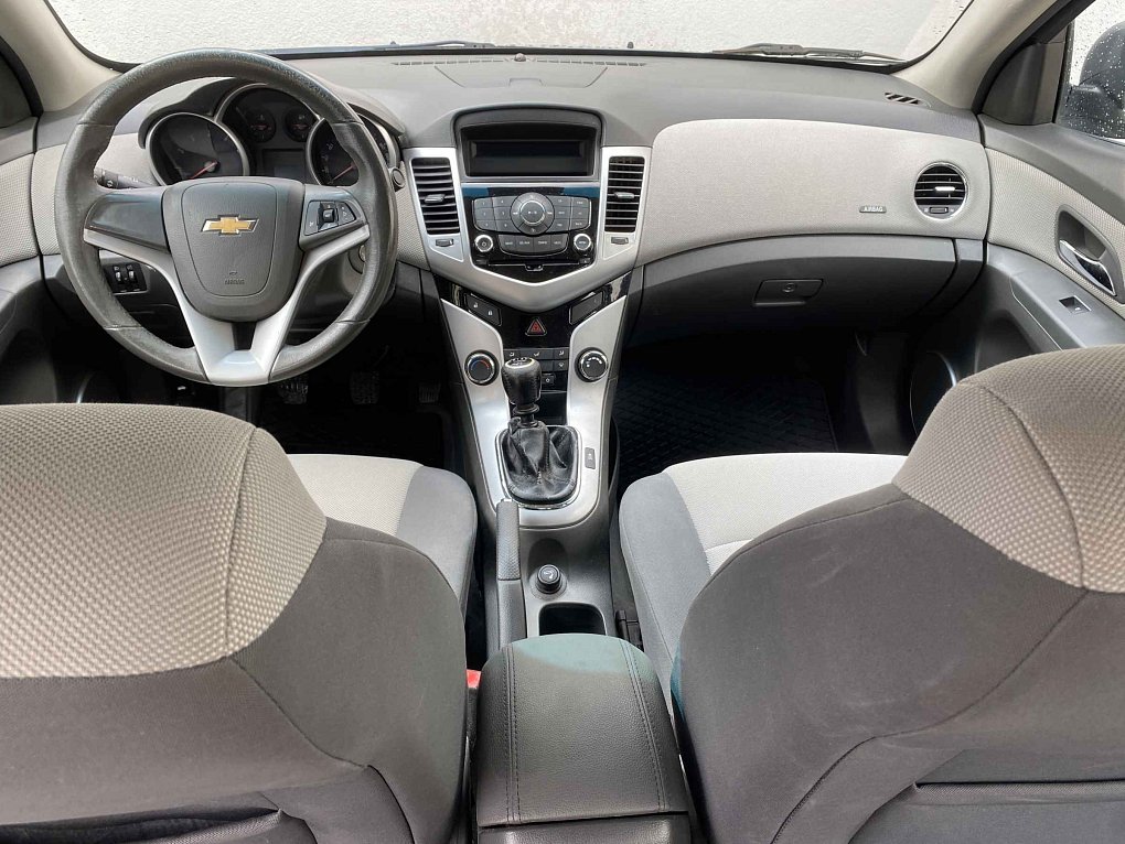 Chevrolet Cruze 1.6i 