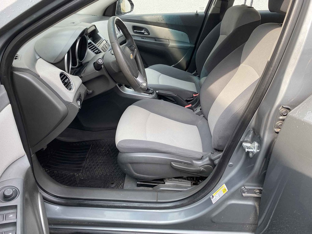 Chevrolet Cruze 1.6i 