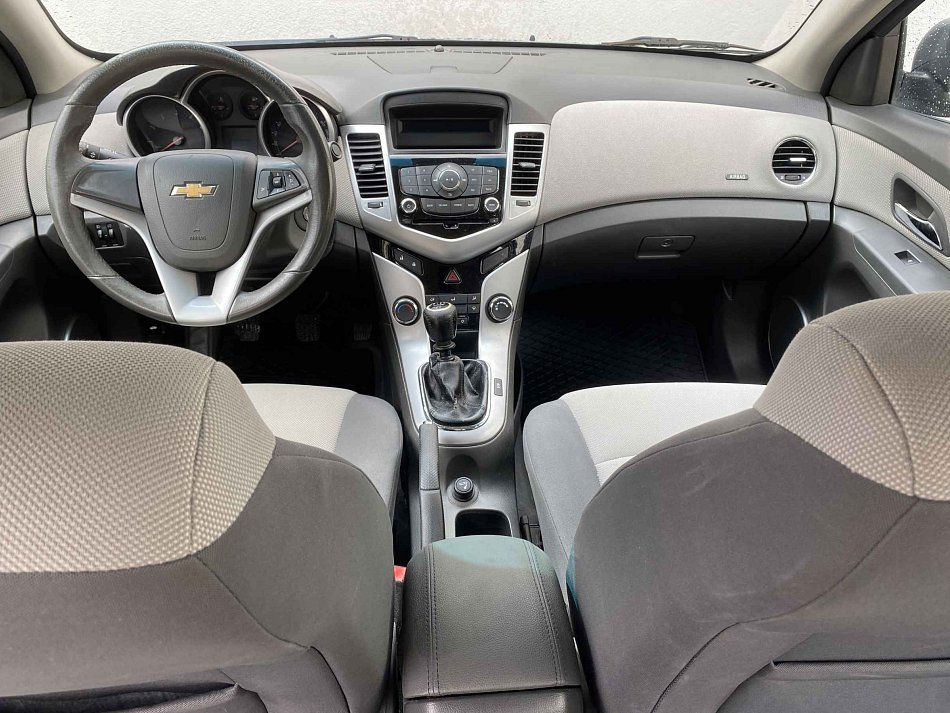 Chevrolet Cruze 1.6i 