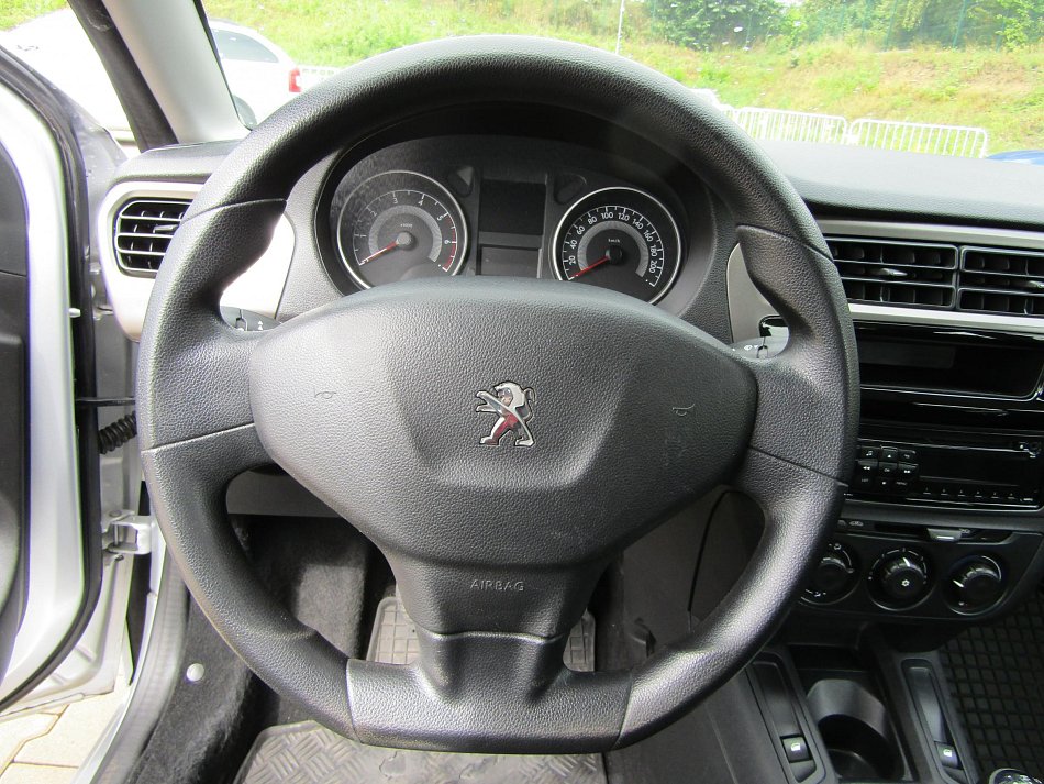 Peugeot 301 1.6 i 
