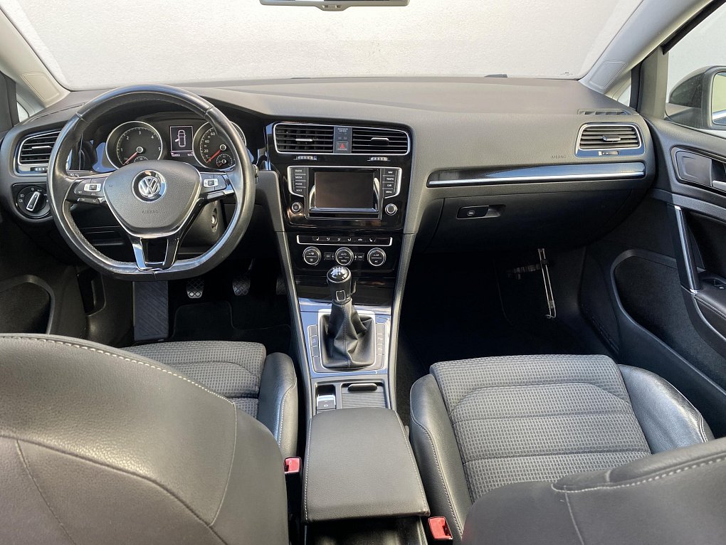 Volkswagen Golf 1.6 TDi Highline