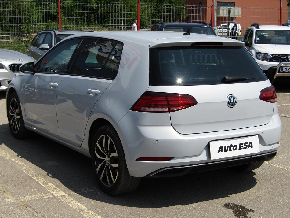 Volkswagen Golf 1.5 TSi Sound