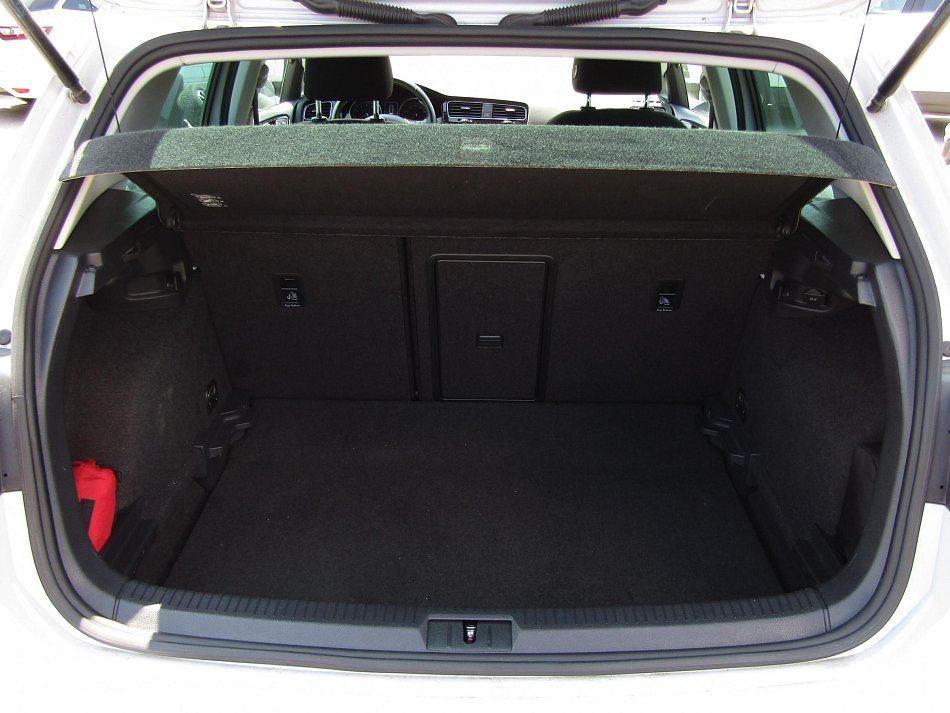 Volkswagen Golf 1.5 TSi Sound