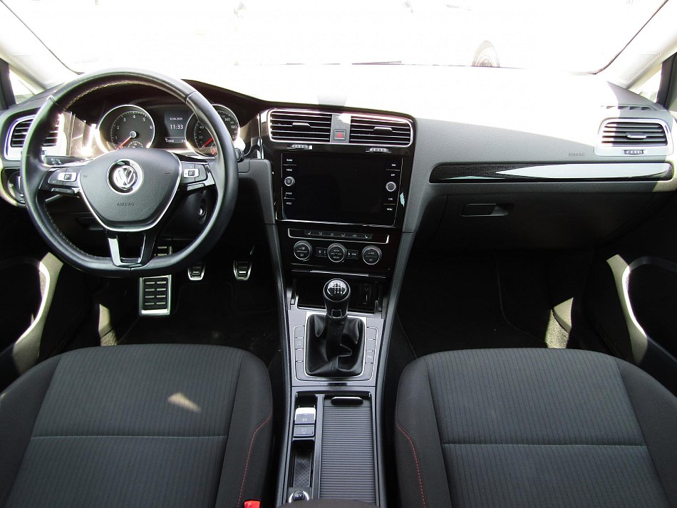 Volkswagen Golf 1.5 TSi Sound