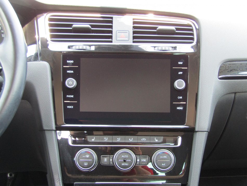 Volkswagen Golf 1.5 TSi Sound