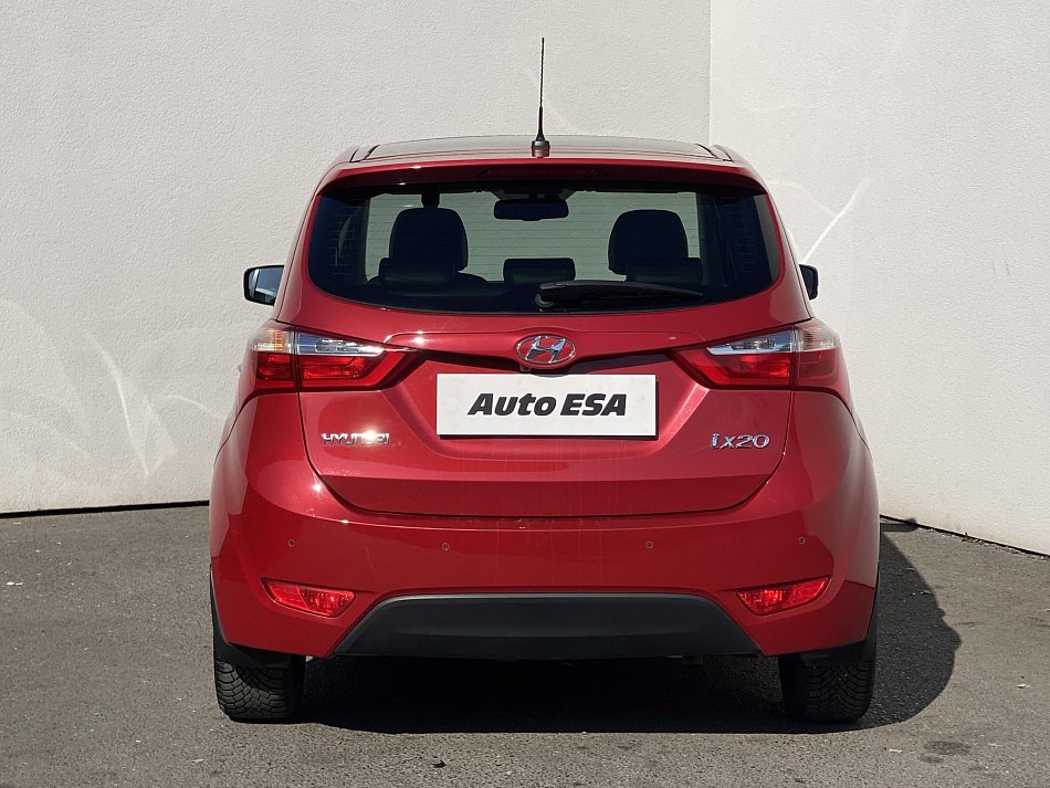 Hyundai Ix20 1.6i 