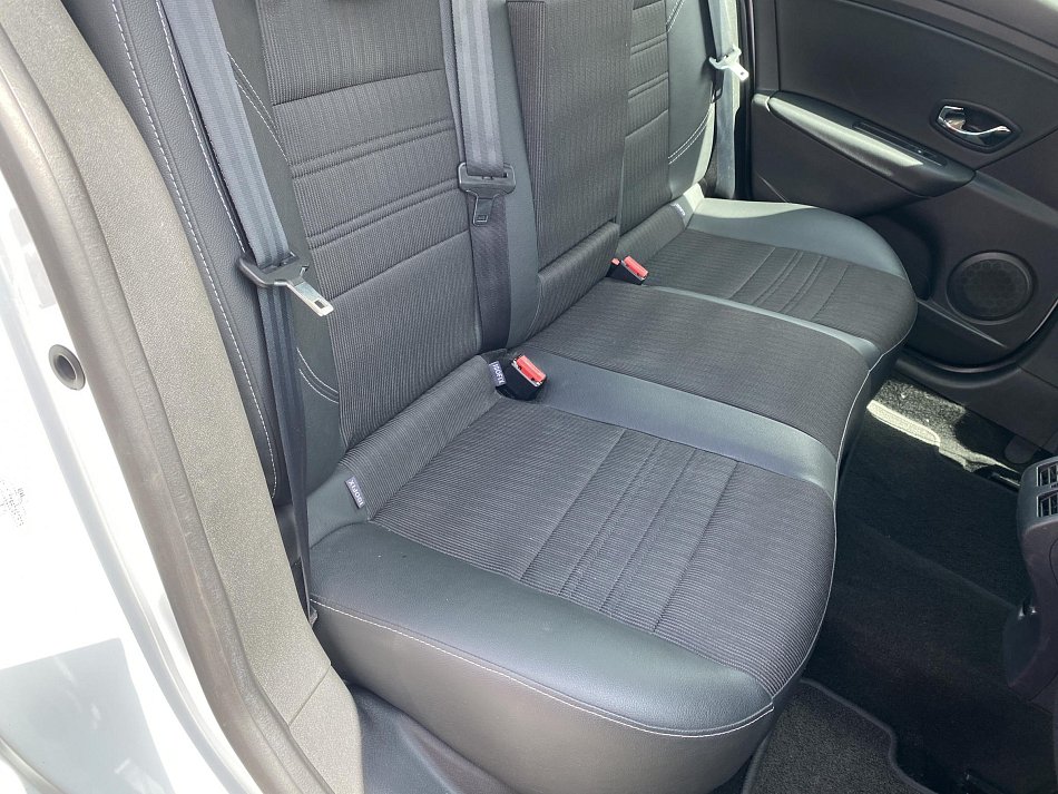 Renault Fluence 1.6i 
