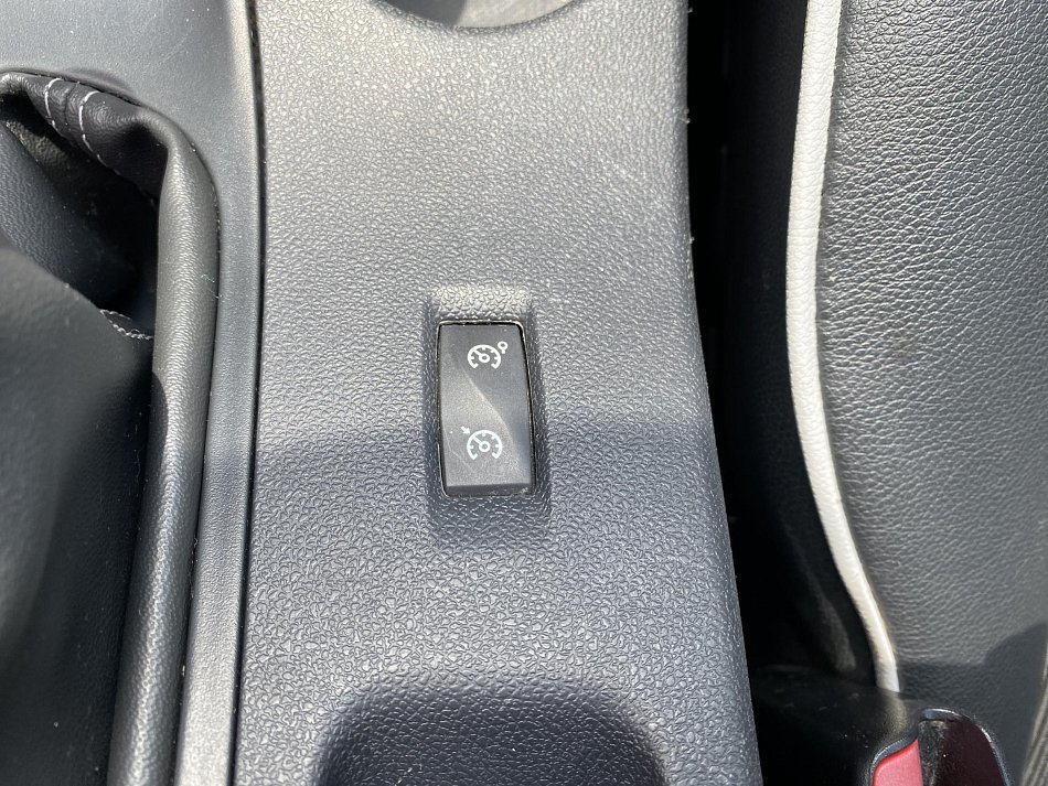 Renault Fluence 1.6i 