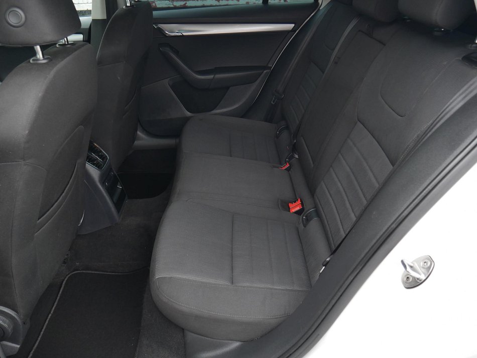 Škoda Octavia III 2.0 TDi Elegance