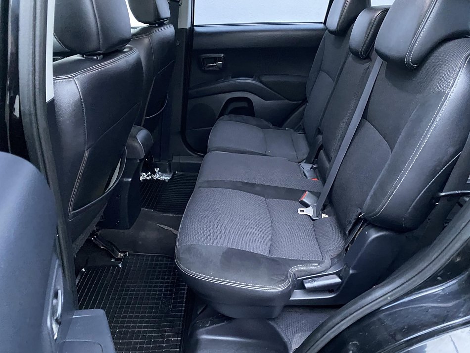 Citroën C-Crosser 2.2 D  4x4, 7míst