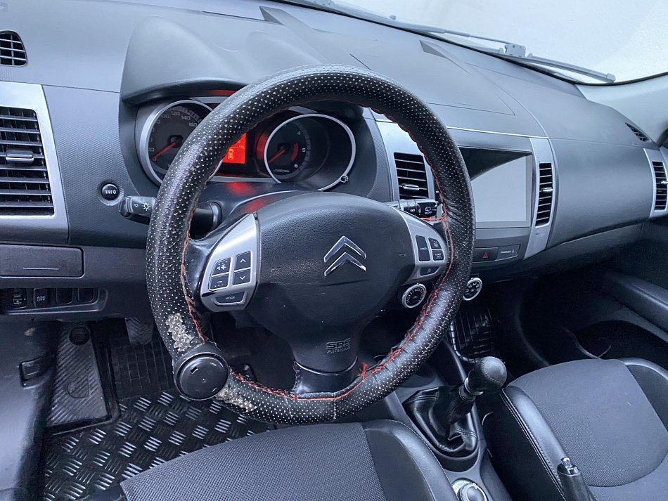 Citroën C-Crosser 2.2 D  4x4, 7míst