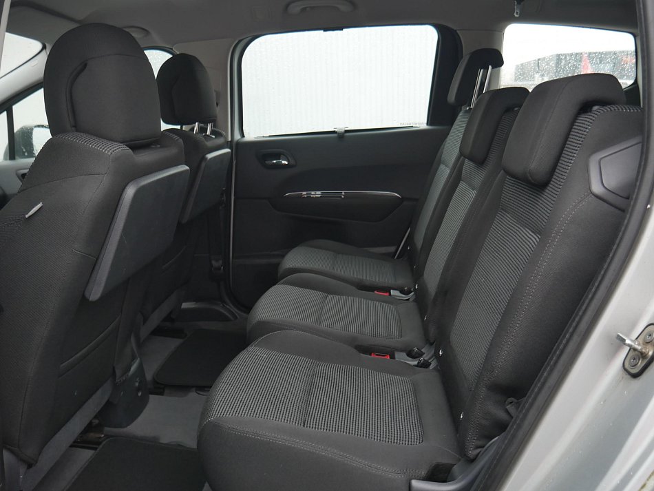 Peugeot 5008 1.6 HDi 