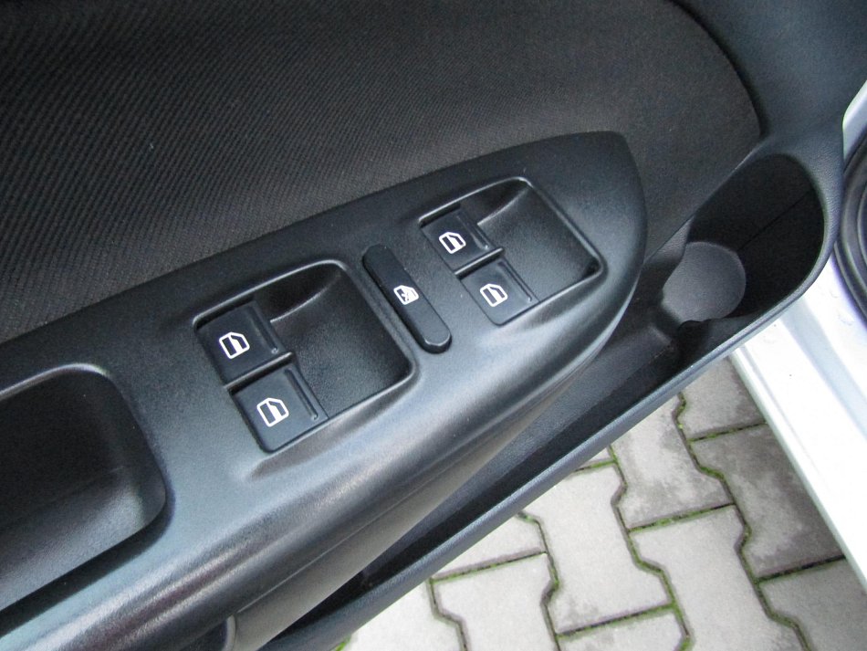 Škoda Octavia II 1.6 TDi Ambiente