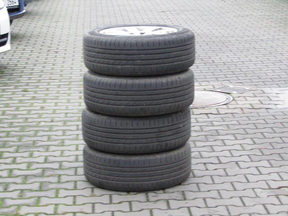 Škoda Octavia II 1.6 TDi Ambiente