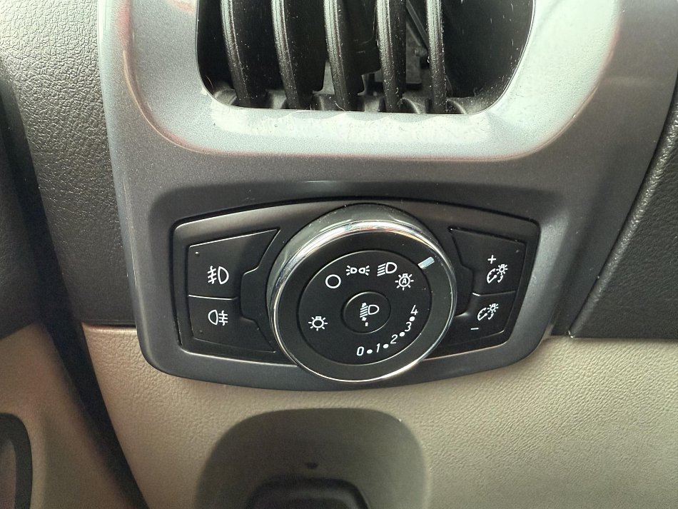 Ford Tourneo Custom 2.0TDCi Limited L2 9míst