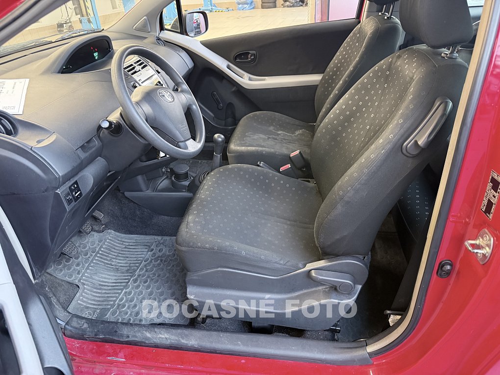 Toyota Yaris 1.0i 