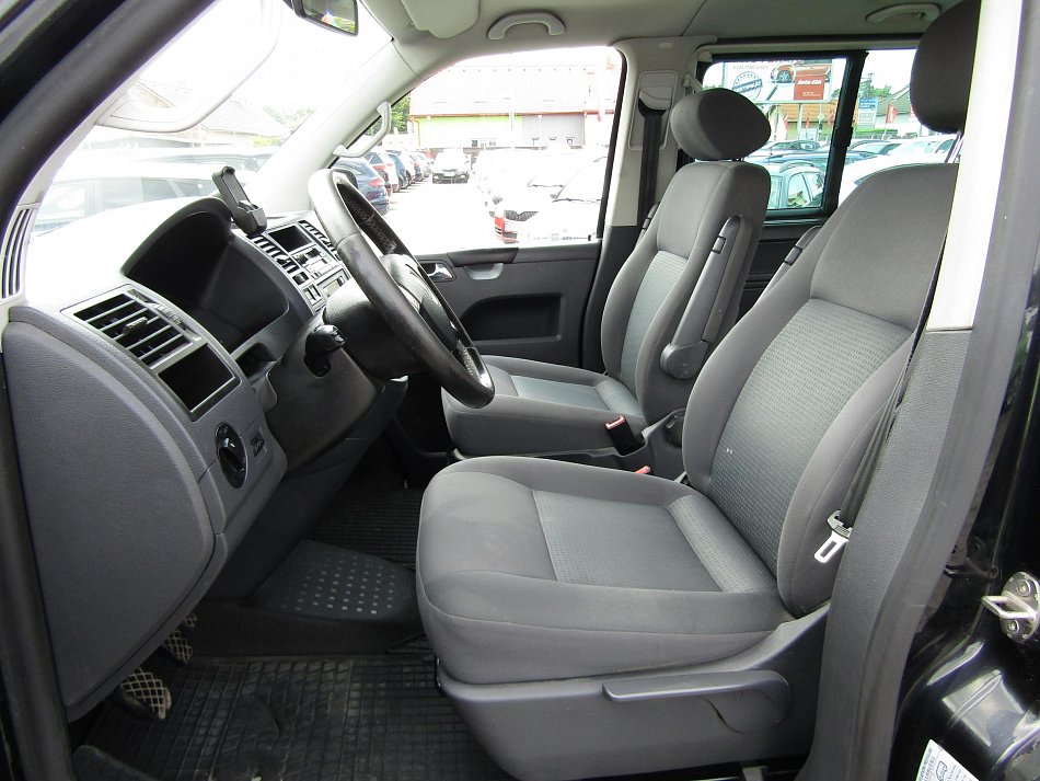 Volkswagen Caravelle 2.5TDi  L2 8míst