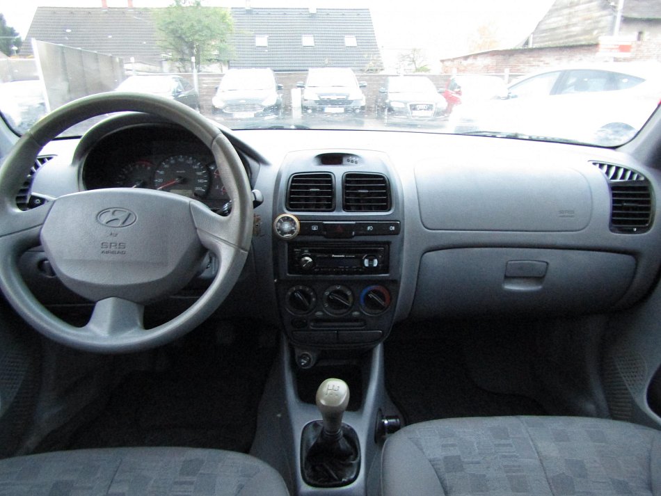 Hyundai Accent 1.4 i 