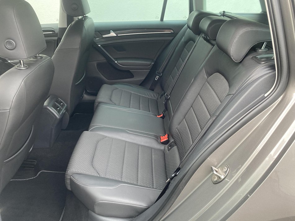 Volkswagen Golf 2.0 TDi Highline