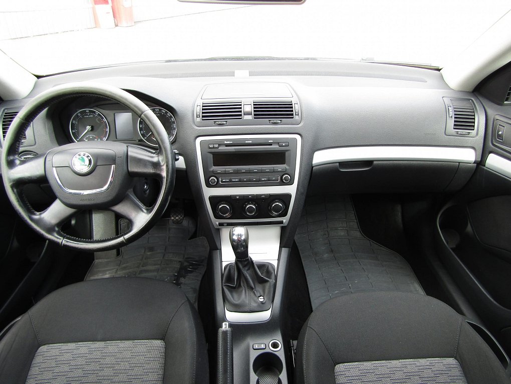 Škoda Octavia II 1.6MPi Ambiente