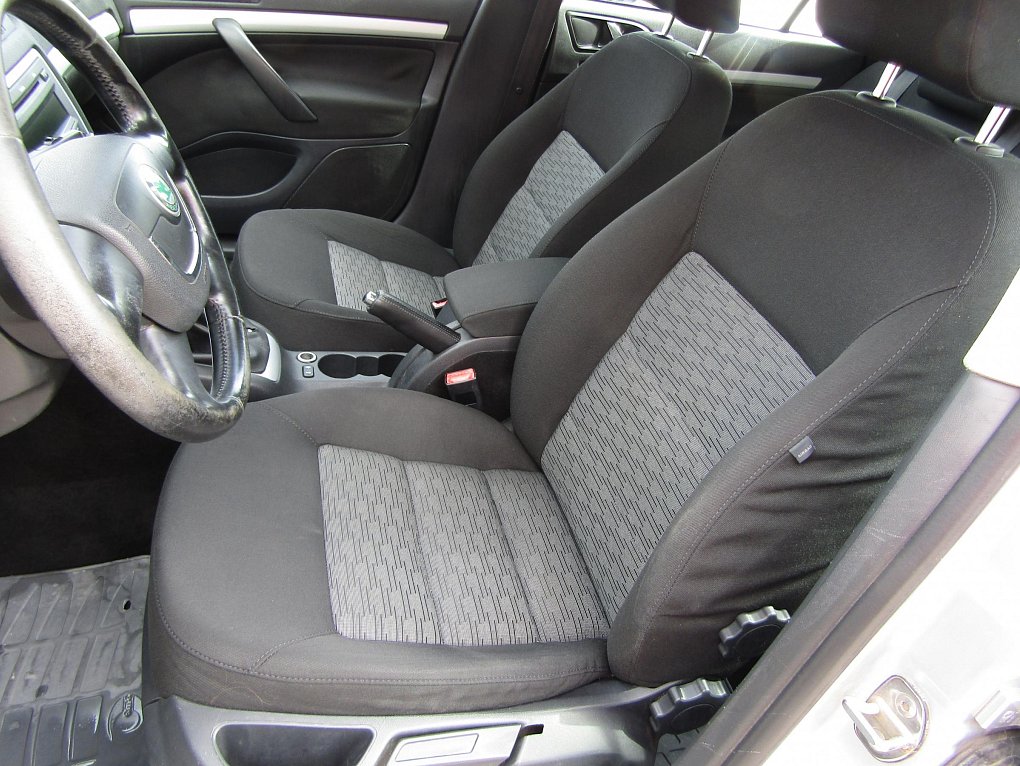 Škoda Octavia II 1.6MPi Ambiente