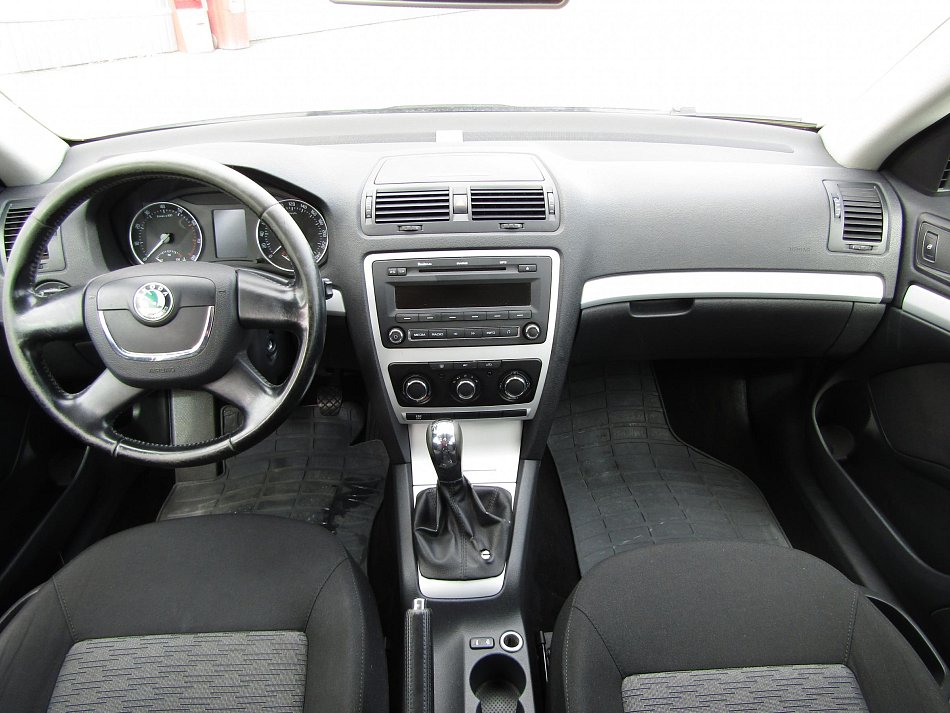 Škoda Octavia II 1.6MPi Ambiente