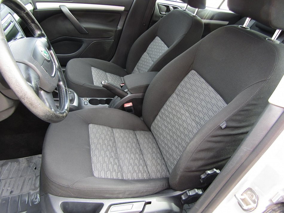 Škoda Octavia II 1.6MPi Ambiente