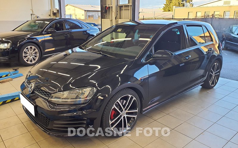 Volkswagen Golf 2.0 TDi 