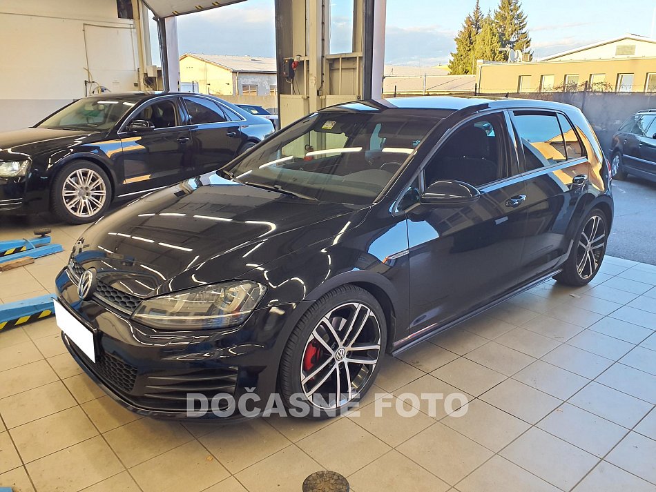 Volkswagen Golf 2.0 TDi 