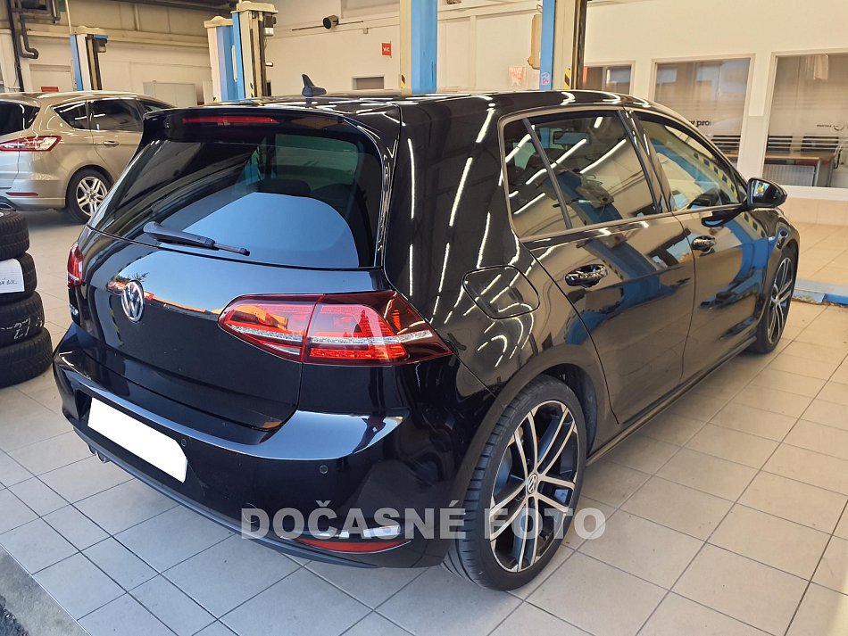 Volkswagen Golf 2.0 TDi 
