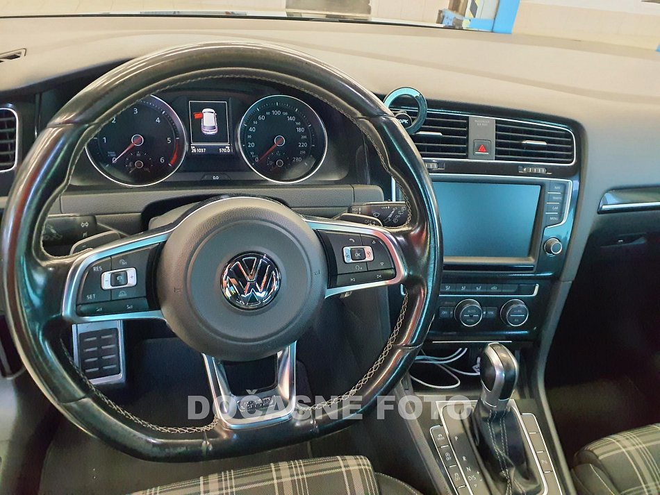 Volkswagen Golf 2.0 TDi 